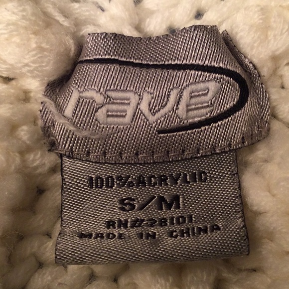 ⭐️ Knitted Cream Color Shrug by Rave - Picture 4 of 12